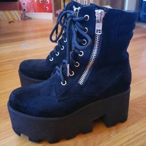 Current mood platform boots